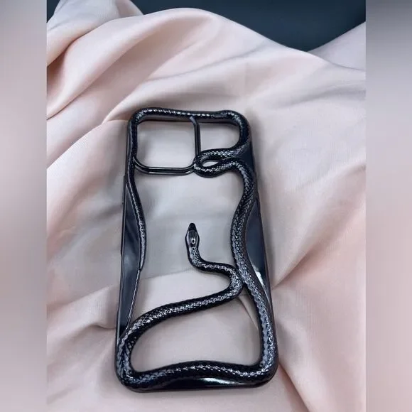 Sleek Black Snake Design IPhone 16 pro max Case - Picture 4 of 5